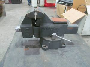 lot 93 image: craftsman bench vise
