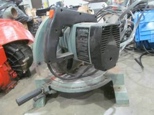 lot 117 image: delta miter saw