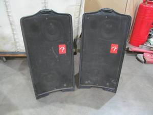 lot 154 image: fender speakers