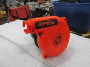 lot 220 image: handheld air dryer