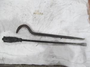 lot 299 image: pry bars