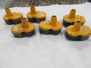 lot 409 image: Dewalt battery