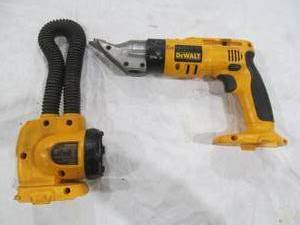 lot 422 image: Dewalt tools