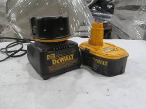lot 462 image: Dewalt tools