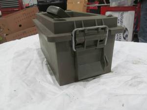 lot 269 image: plastic tool organizer