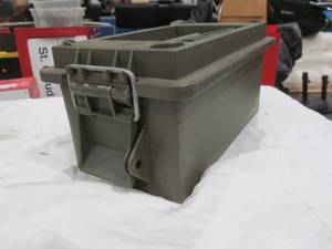lot 270 image: plastic tool organizer