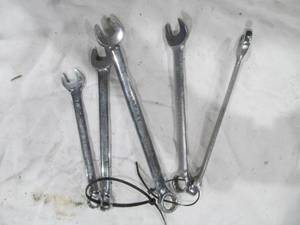 lot 279 image: stanleycompanion wrenches