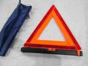lot 407 image: safety triangle