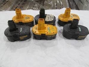 lot 412 image: Dewalt battery