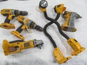 lot 414 image: dealt tools