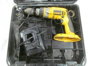 lot 437 image: Dewalt tool