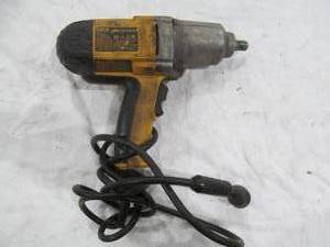 lot 441 image: Dewalt tool
