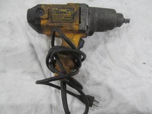 lot 442 image: Dewalt tool