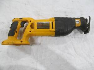 lot 460 image: Dewalt tool