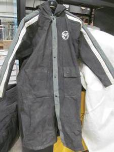 lot 483 image: Moose racing rain coat