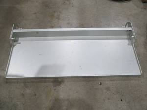 lot 15 image: Arrow Aluminum trailer work bench