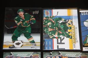 lot 32 image: 2019-20 Minnesota Wild Hockey Card Lot  25 Cards