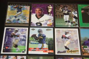 lot 77 image: Daunte Culpepper 1999 Rookie Card Lot  24 Cards All Rookies All Different