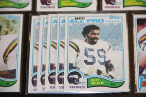 lot 91 image: Minnesota Vikings 1980s Football Card Lot  36 Cards