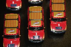 lot 108 image: 2004 Fleer Cleveland Cavaliers Hummer Car Lot  6 Cars