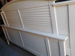 lot 1 image: King Size Headboard, Footboard and ...