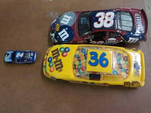 lot 32 image: Model Star Wars and M & Ms Cars...