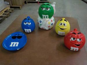 lot 67 image: M & M Cookie Jars and Tray...