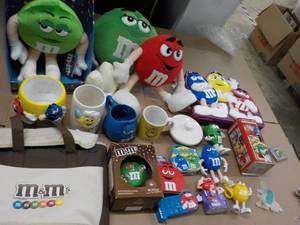 lot 69 image: M & M Collectibles...
