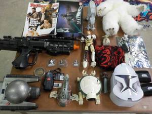 lot 70 image: Star Wars Collectibles...