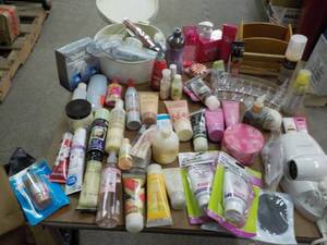 lot 78 image: Womens Products...