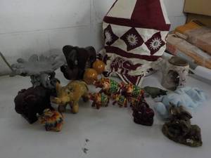 lot 103 image: Elephant Collection...