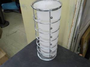 lot 109 image: Wire and Plastic 6 Compartment Stor...