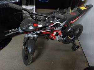 lot 145 image: Hyper RX16 Speed Bike...