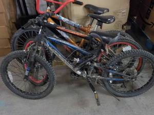 lot 147 image: 3 Bikes...