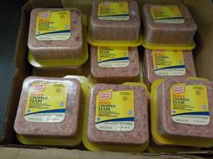 lot 170 image: Case of 12 -16 oz pkg Oscar Mayer H...
