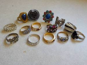 lot 132 image: 14 Rings...