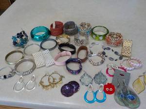 lot 176 image: Bracelets and Earrings...