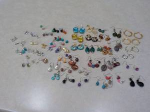 lot 177 image: Earrings in an M & M Earring Case...