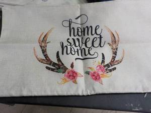 lot 206 image: Pillow Cases, Tie Backs, Material, ...