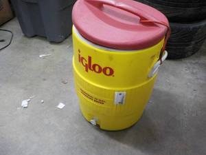 lot 225 image: Igloo 10 Gallon Cooler...