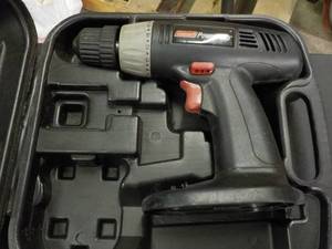 lot 231 image: Coleman Power Mate -no battery and ...