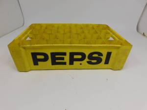 lot 4 image: Vintage Pepsi Bottle Crate