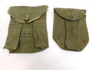 lot 16 image: 2 Vintage US Army Pouches