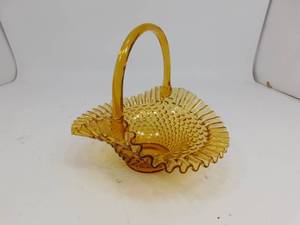 lot 24 image: Vintage Gold Dish