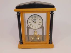 lot 39 image: Bulova Clock