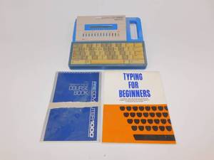 lot 51 image: PreComputer1000 Typing Machine with Books