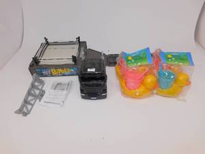 lot 54 image: Misc Toys