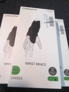 lot 16 image: 5 Unisex Wrist Braces...