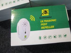 lot 27 image: 3 Ultrasonic Pest Repellers...