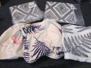 lot 32 image: 5 Assorted Pillow Covers...